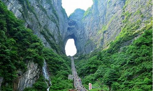 天门山旅游攻略 张家界旅游攻略_张家界天门山景区游玩攻略